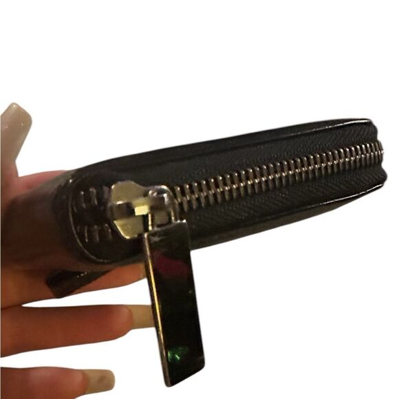 Valentino Garavani Black bow zip wallet - Picture 7 of 9